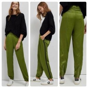 Gorgeous green pants!